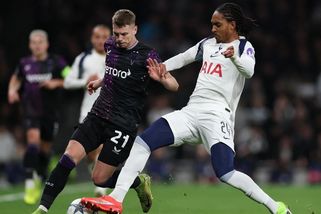 Slavia bojovala, ale nestačilo to. V Londýně prohrála o tři branky - Seznam Zprávy